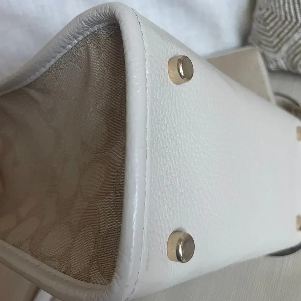 Coach Dempsey Tote 22 & Matching Wristlet Wallet 2-Piece Set C8417